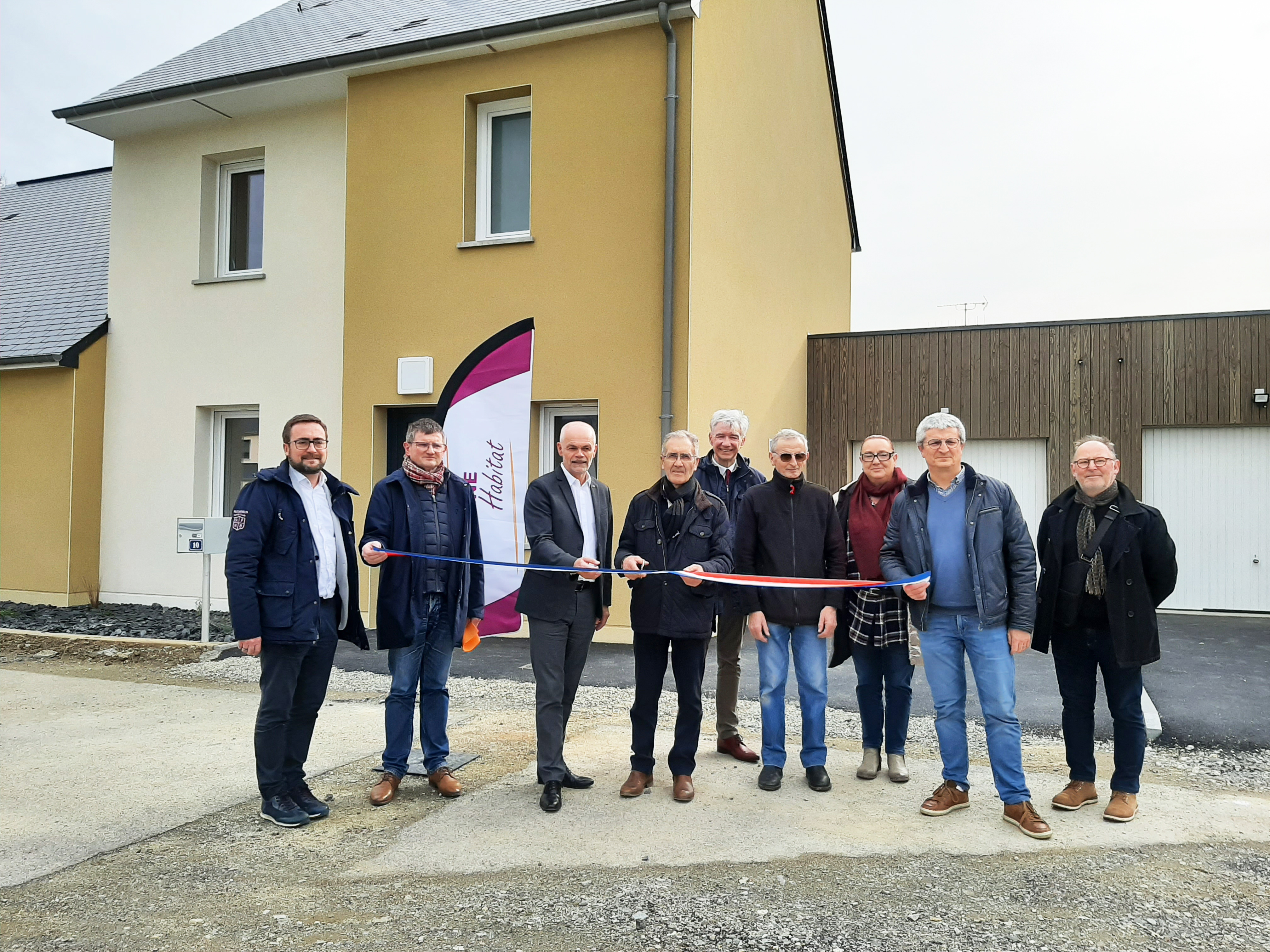 Gennes-longuefuye inauguration 1