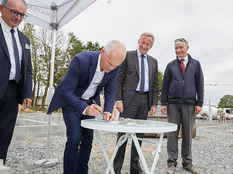 Pose_1ere_pierre_Change_Mayenne_habitat_septembre_2018_01