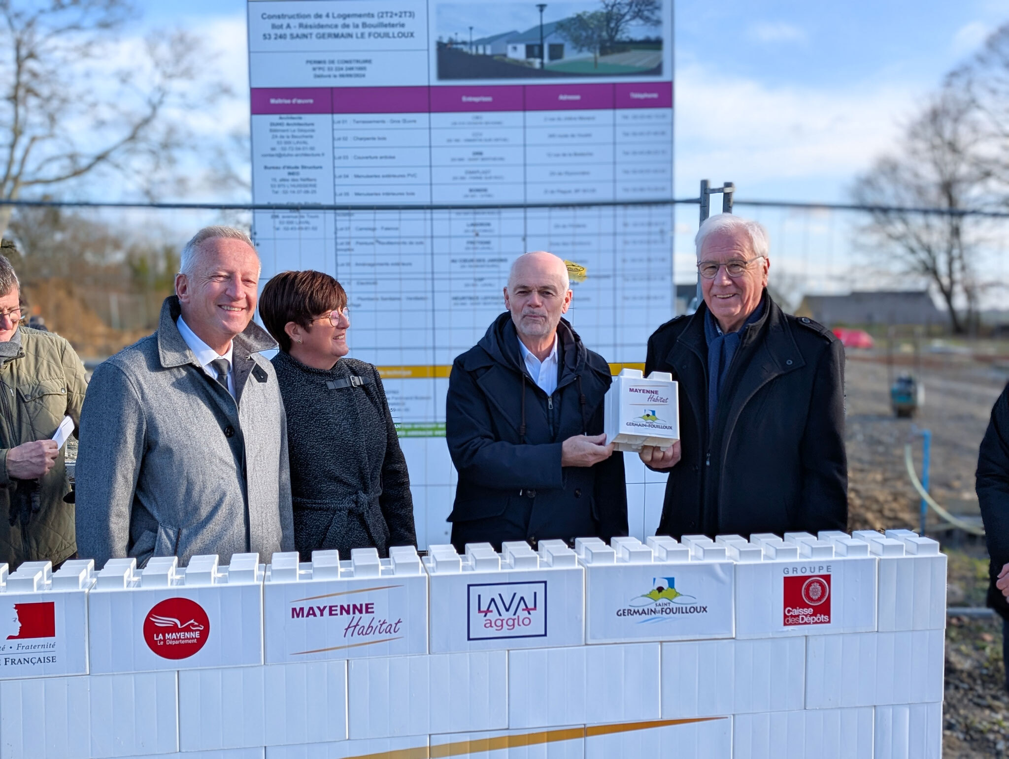 Première pierre à Saint-Germain-le-Fouilloux 4